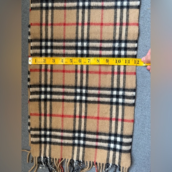 Vintage Burberry's Classic Long Beige Nova Check Cashmere Wool Neck Scarf - Picture 6 of 9